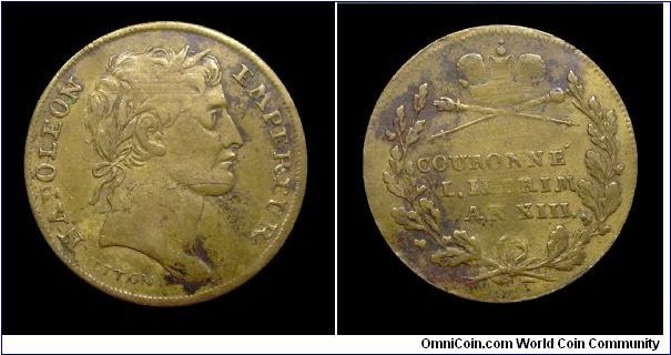 Le couronnement.
Brass Jetton. Mm. 26