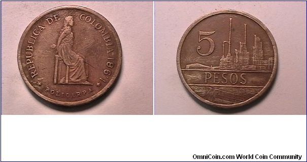 REPUBLICA DE COLOMBIA POLICARPA
5 PESOS 1.981
bronze