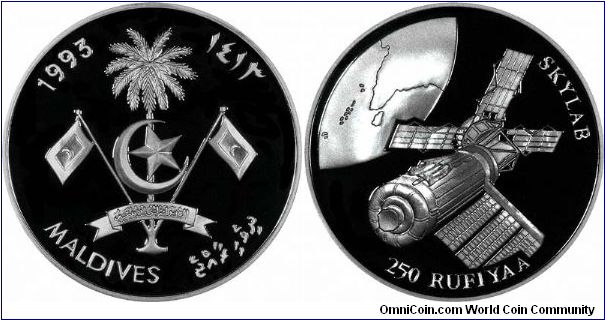 Skylab, launched in 1973, is shown on the reverse of this Maldives 250 Rufiyah (rupees) silver proof crown, mintage 1,440 pieces.