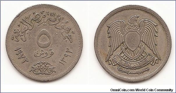 5 Piastres
KM#A428
4.5000 g., Copper-Nickel, 25 mm. Obv: Denomination divides
dates, legend above Rev: Islamic falcon