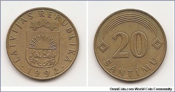 20 santimu
KM#22
Brass Obv: National arms Rev: Lined arch above value flanked
by diamonds