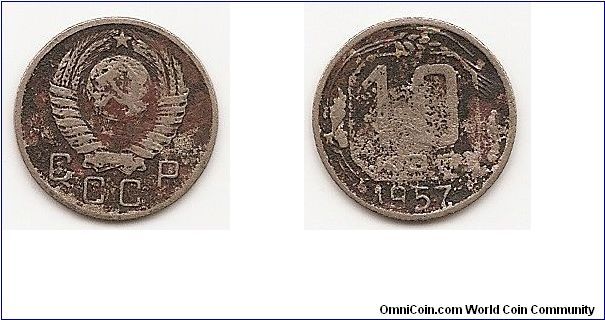 10 Kopeks
(U.S.S.R)
Y#123
1.8000 g., Copper-Nickel Obv: National arms, 7 and 7 ribbons on
wreath Rev: Value within octagon flanked by sprigs with date below