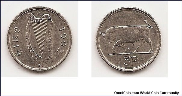 5 Pence
KM#28
3.2500 g., Copper-Nickel, 18.5 mm. Obv: Irish harp Rev: Bull
left Edge: Reeded Note: Reduced size: 18.5mm. Varieties exist.