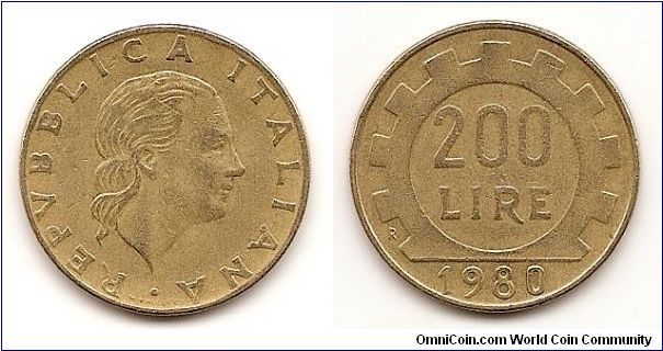 200 Lire
KM#105
5.0000 g., Aluminum-Bronze, 24 mm. Obv: Head right Rev:
Value within gear