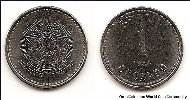 1 Cruzado
KM#605
4.4500 g., Stainless Steel, 22.54 mm. Obv: National arms Rev:
Date divides denomination Edge: Plain