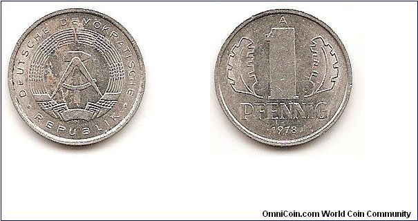 1 Pfennig
Democratic Republik
KM#8.2
0.7000 g., Aluminum, 17 mm. Obv: State emblem, smaller
design features Rev: Denomination flanked by leaves, smaller
design features