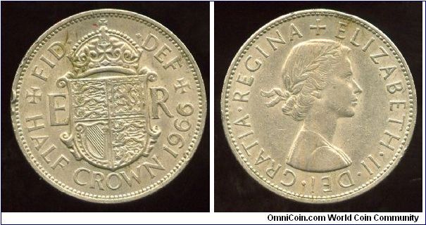 1966
2/6 Half Crown 
Shield flanked by Intials
Queen Elizabeth II