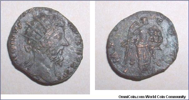 MARCUS AURELIUS - Dupondius -M.ANTONINIVS.AVG.TR.P.XXV, radiate head right / IMP.VI.COS.III, S-C. Victoria standing right, attaching to a palm tree a shield on which VIC/GER. Mm. 24,4 grs 9,15
