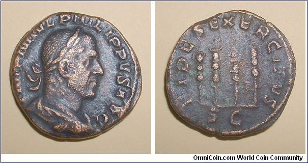 PHILIP I - Sestertius - 244/245 - IMP M IVL PHILIPPVS AVG, laureate draped bust right / FIDES EXERCITVS S C, four standards, the outside two plain, the second topped with a hand, the third topped by an eagle. Mm 28 grs 15,1