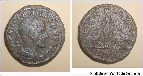 PHILIP I - AE 28 of Viminacium, Moesia Superior. Year 5 of Viminacium = 243/244 AD. IMP M IVL PHILIPPVS AVG, laureate, draped & curiassed bust right / P M S COL VIM, Moesia standing left between bull & lion, AN V in ex. Mm 28,5 grs 18,35