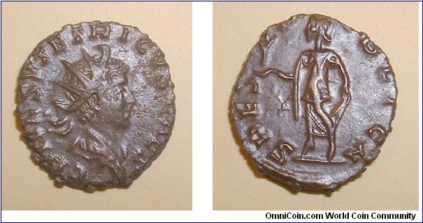 TETRICUS II - Antoninianus - 270/273 - C PIV ESV TETRICVS CAES, radiate, draped and cuirassed bust right / SPES PVBLICA, Spes walking left holding flower in right and raising skirt with left. Mm 18,7 grs 3,1
