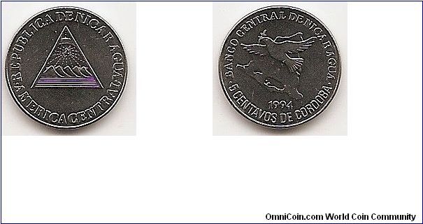 5 Centavos
KM#80
2.1100 g., Chromium Plated Steel, 14.97 mm. Obv: National
emblem Rev: Bird flying over map Edge: Plain Note: Coin rotation.