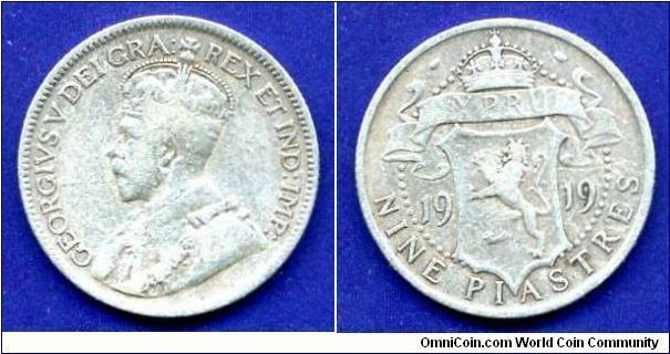 9 piastres.
George V (1910-1936).
Mintage 400,000 units.


Ag925f. 5,65gr.