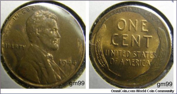 1944 Wheat Penny Obverse; IN GOD WE TRUST, Lincoln head right, Liberty left, date right. Reverse: E PLURIBUS UNUM, ONE CENT,WHEAT ON EACH SIDE OF THE UNITED STATES OF AMERICA. Copper-Zinc.