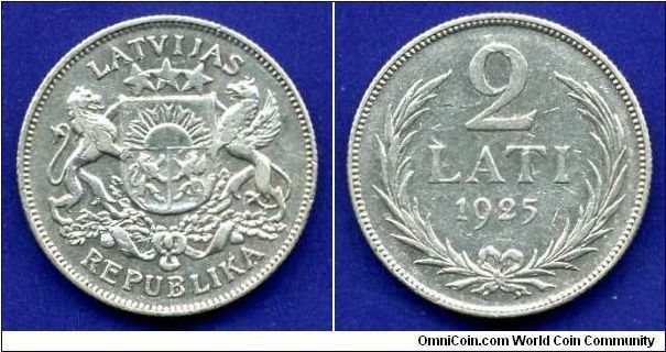 2 lati.
Republica Latvia.
Mintage 6,386,000 units.


Ag835f. 10,0gr.