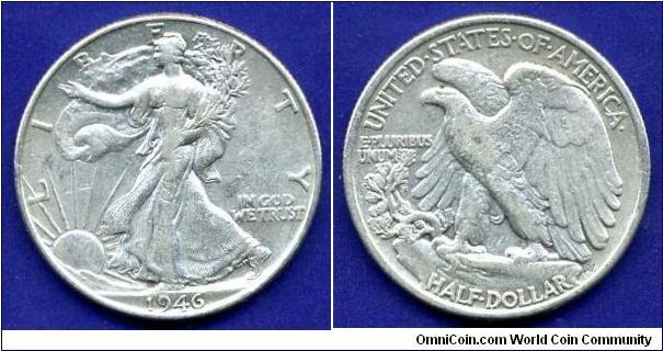 Half dollar.
Walking Liberty.


Ag900f. 12,5gr.