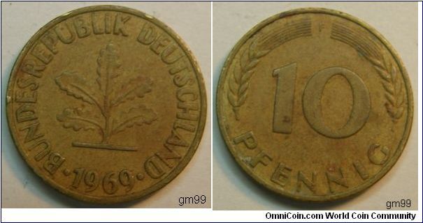 10 Pfennig (Copper Plated Steel) : 1950-2001
Obverse; Plant with 5 leaves,
BUNDESREPUBLIK DEUTSCHLAND date
Reverse; Stalks either side of value, 10 PFENNIG