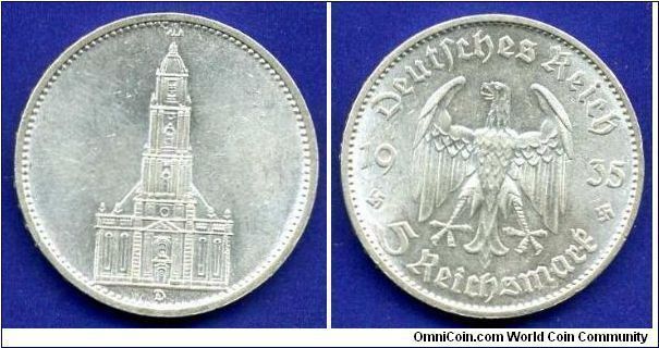 5 Reichsmark.
The Third Reich.
'Red church'.
'D'- Munich mint.
Mintage 3,539,000 units.


Ag900f. 13,8gr.