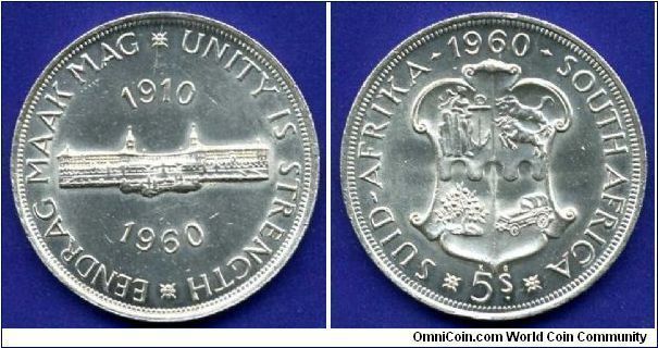 *5s*.
50-anniversary of the South African Union.
Elizabeth II.
Mintage 396,000 units.


Ag500f. 28,28gr.
