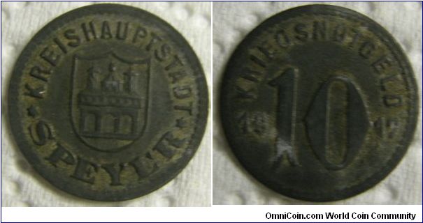 Speyer is a German city.
KRIEGSNOTGELD means War Emergency Money.ID: GN-46
Country: Speyer
Denomination: 10 Pfennig
Ruler: Kreishauptstadt
Year: 1917
Metal: zinc
Weight, g: 1,66
Size, mm: 20,1
Catalog #: M-23793.2