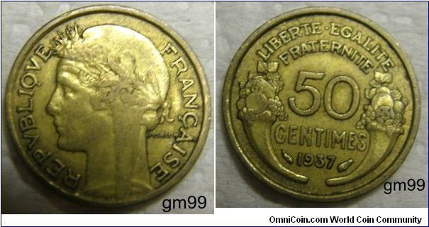 50 Centimes (Aluminum-Bronze) : 1931-1947
Obverse: Liberty facing left,
 REPUBLIQVE FRANCAISE
Reverse: Legend within two cornucopiae,
 LIBERTE EGALITE FRATERNITE 50 CENTIMES date