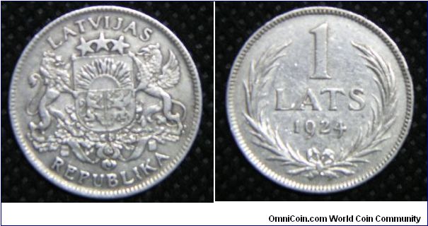 Latvia - First Republic (1918 - 1939), 1 Lats, 1924. 5.0000 g, 0.8350 Silver, .1342 Oz. ASW., 23mm. Mintage: 10,000,000 units. VF.