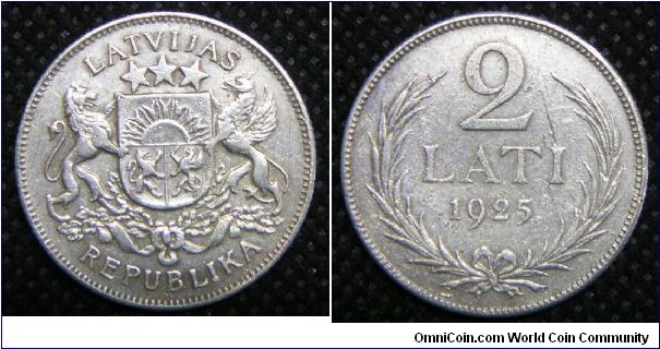 Latvia - First Republic (1918 - 1939), 2 Lats, 1925. 510.0000 g, 0.8350 Silver, .2684 Oz. ASW., 27mm. Mintage: 6,386,000 units. VF.
