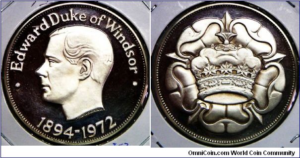 Great Britain, THE DEATH OF THE DUKE OF WINDSOR (EDWARD VIII), 1972. DUKE OF WINDSOR, MEMORIAL. Designer: Messrs John Pinches, Silver, 38mm. Obverse: Head, left. Reverse: A crown set against a rose. PROOF.