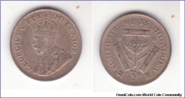 KM-15.2, 1933 South Africe 3 pence; good very fine condition or higher, typically weakly struck with a die break on each side of the coin and some beading part invisible (not worn)