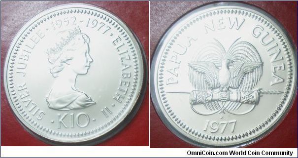 Queen Elizabeth II, 10 Kina, 1977FM (P). Subject: Silver Jubilee of Queen Elizabeth II. 40.0000 g, 0.9250 Silver, 1.2046 Oz. ASW., 45mm. Obv: National emblem. Mintage: 14,000 units. PROOF.