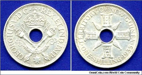 1 shilling.
George V (1910-1936).
British New Guinea.
Mintage 2,100,000 units.


Ag925f. 5,83gr.