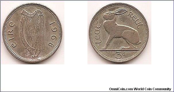 3 Pence
KM#12a
3.2400 g., Copper-Nickel, 18 mm. Obv: Irish harp Obv. Leg.: EIRE (Ireland) Rev: Hare Edge: Plain