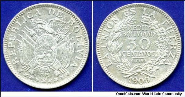Half Bolivano/50 centavos.
Republica De Bolivia.
'H'-Heaton mint, Birmingham.
Mintage 1,400,000 units.


Ag833f. 10,0gr.