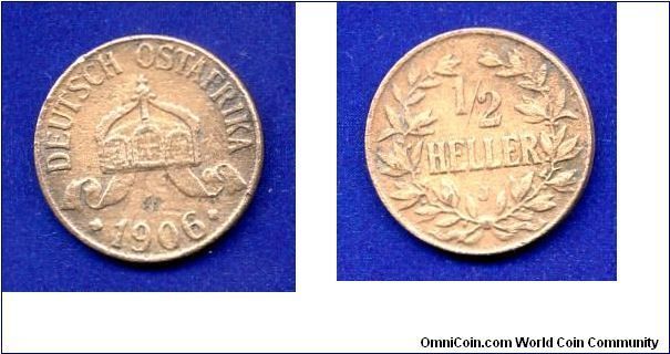 1/2 heller.
DEUTSCH OST AFRIKA.
Wilhelm II (1888-1918).
'J'- Hamburg mint.
Mintage 6,000,000 units.


Br.