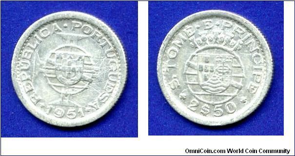 2-1/2 Escudos.
Republica Portuguesa.
*SAO TOME & PRINCIPE*.
Mintage 64,000 units.


Ag650f. 3,5gr.