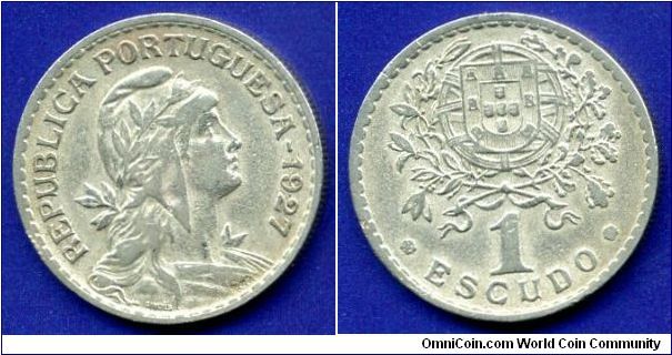 1 Escudo.
Republica Portuguesa.
Mintage 1,917,000 units.


Cu-Ni.