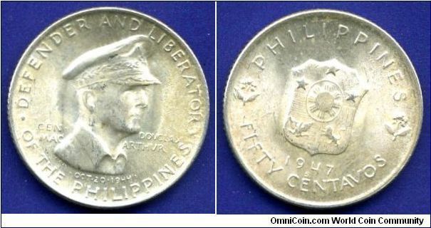 50 centavos.
American Philippines.
Douglas MacArthur Defender & Liberator.
'S'- San-Francisco mint.
Mintage 200,000 units.


Ag750f. 10gr.