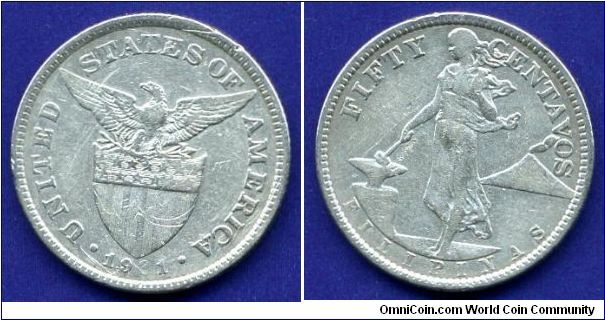 50 centavos.
American Philippines.
Light Half Peso.
Mintage 2,317,000 units.


Ag750f. 10gr.