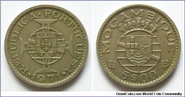 5 escudos.