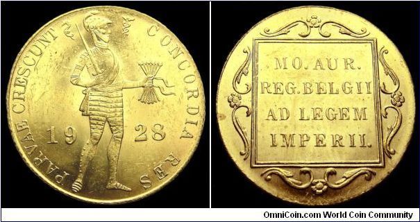 Netherlands - Trade Ducat - 1928 - Goldcoin Au 0,983 - Au 0,1106 Troy Ounce - Weight 3,5gr - Size 21mm - Thickness 0,9 mm - Alignment Coin (180°) - Ruler / Queen Wilhelmina (1890-1948) - Mintage 571 801 - Royal Dutch Mint. Utrecht NL - Edge : Slant Reeded - Reference KM# 83.1