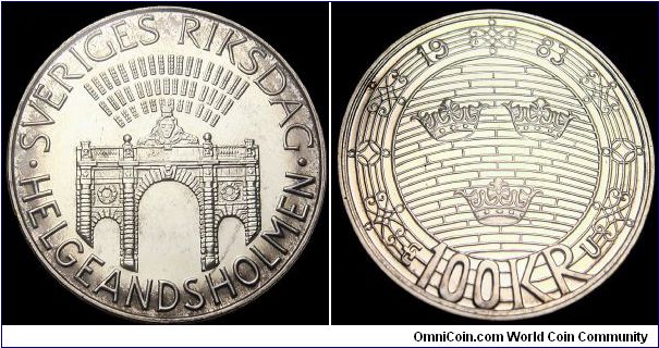 Sweden - 100 Kronor Jubilee coin - 1983 - Silvercoin Ag 0,925 - Ag 0,4758 Troy Ounce - Weight 16 gr - Size 32 mm - Regent / Carl XVI Gustaf (1973-) - Engraver / Bo Thorén - Mintage 400 000 - Minted in Eskilstuna / Sweden - Subject : Parliament Helgeandsholmen - Reference KM# 861 (1983)