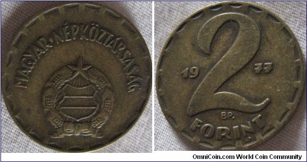 2 forint, VF/EF grade, no lustre, bit dirty makes me think more VF then EF, still nice and an interesting design