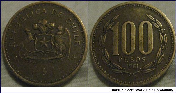 VF 100 pesos, lovely colouration in this grade as the coin goes dark