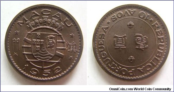 UNC grade 1952 years 10 cents.Macau.It has 22mm diameter,weight 4g.