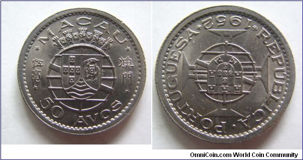 UNC grade 1952 years 50 cents.Macau.It has 20mm diameter,weight 3.5g.