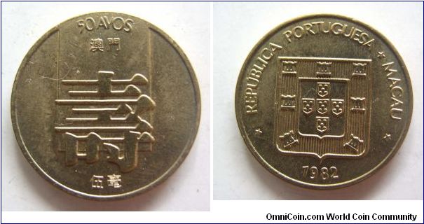UNC grade 1982 years 50 cents.Macau.It has 23mm diameter,weight 5.6g