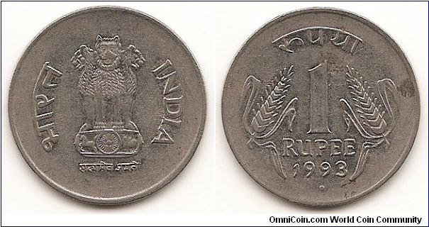 1 Rupee
KM#92.1
4.8500 g., Stainless Steel, 25 mm. Obv: Asoka lion pedestal Rev: Denomination and date, grain ears flank Edge: Milled