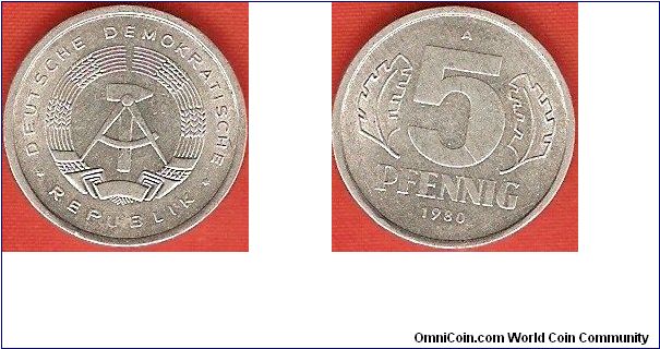 German Democratic Republic (East Germany)
5 pfennig
aluminum
slightly smaller leaves than KM#9.1