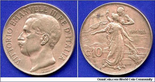 10 centesimi.
50-years of the Kingdom of Italy.
Vittorio Emanuele III (1900-1946).
'R' - Roma mint.
Mintage 2,000,000 units.


Br.