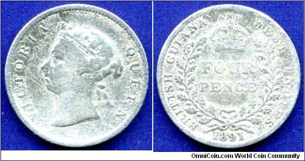 4 pence.
*BRITISH GUIANA & WEST INDIA*.
Victoria (1837-1901) Queen.
Mintage 336,000 units.


Ag925f. 1,88gr.